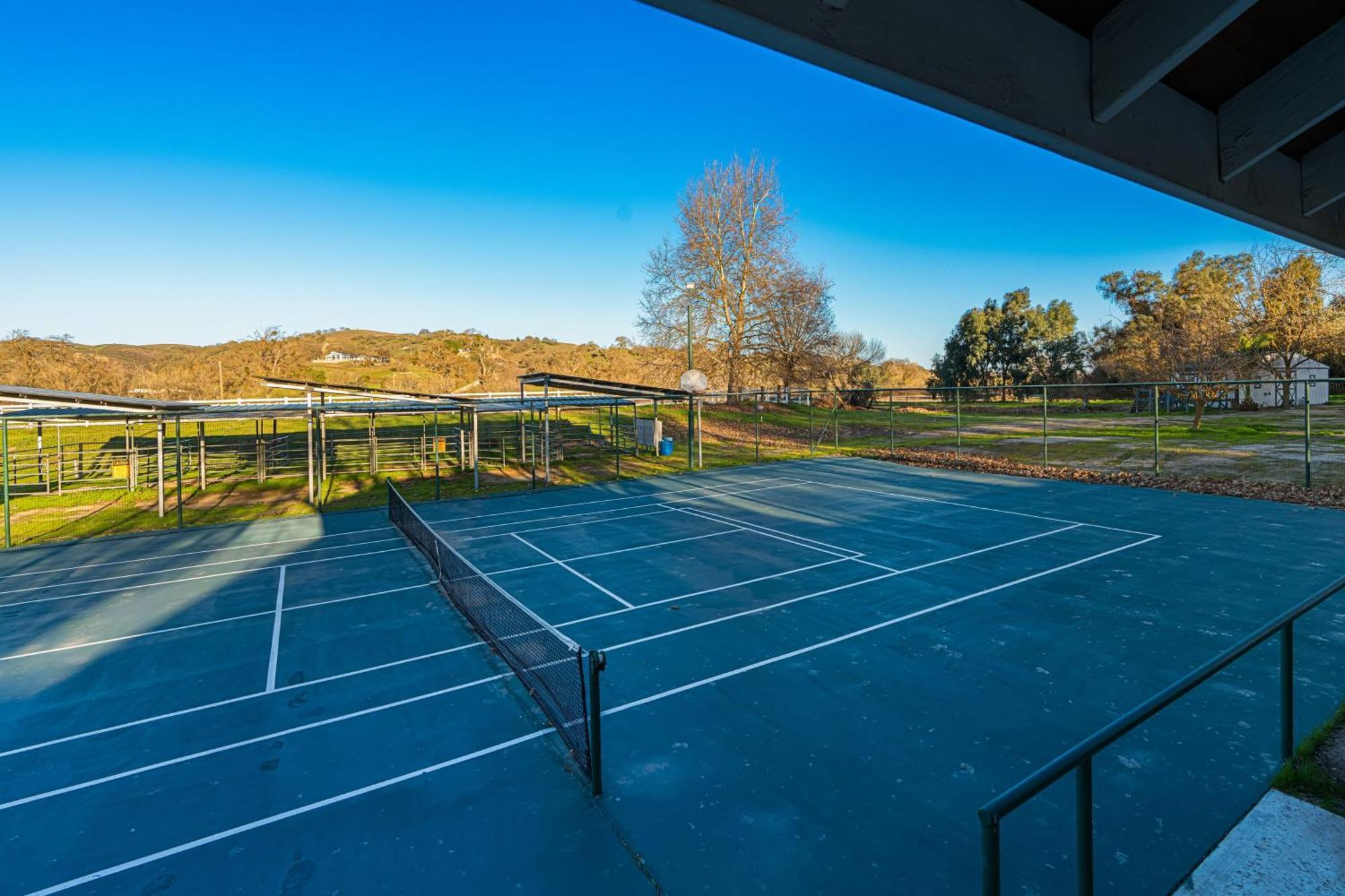 Victorian Manor In Paso Robles Wine Country Pool Hot Tub Firepit Tennis Court Sleeps 28 Exterior foto