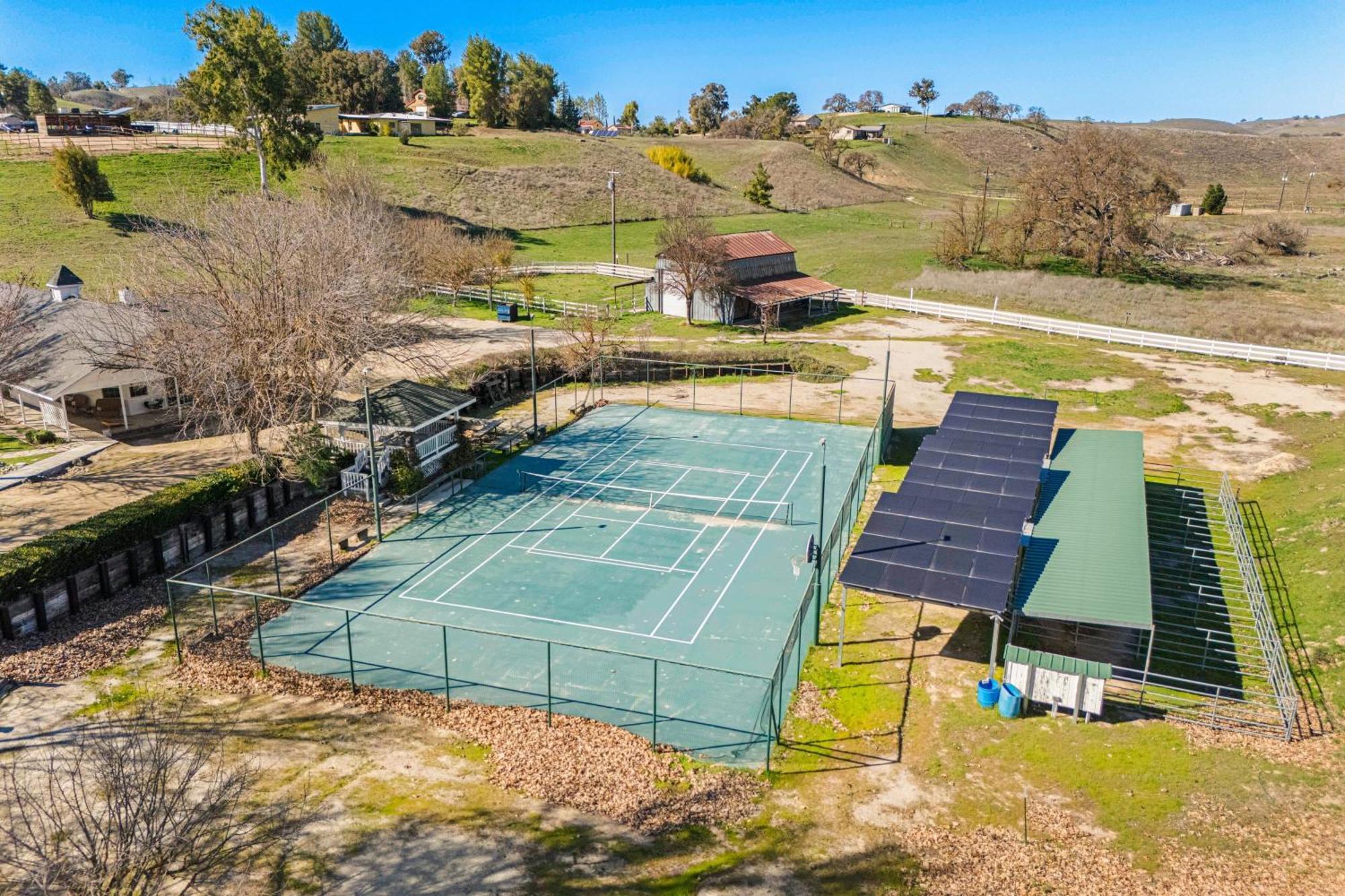 Victorian Manor In Paso Robles Wine Country Pool Hot Tub Firepit Tennis Court Sleeps 28 Exterior foto